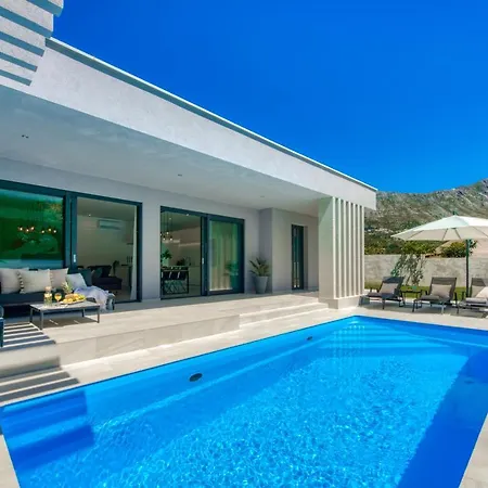 Oasis - Your Luxury Away From Villa *