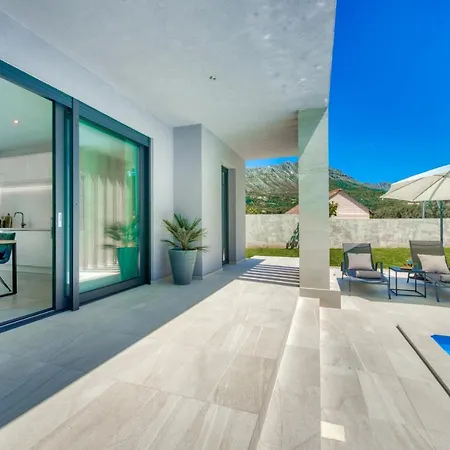 Villa Oasis - Your Luxury Away From Celopeci