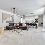 Vila Oasis - Your Luxury Away From *