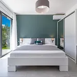 Oasis - Your Luxury Away From Vila