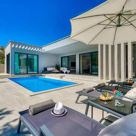 Oasis - Your Luxury Away From Čelopeci