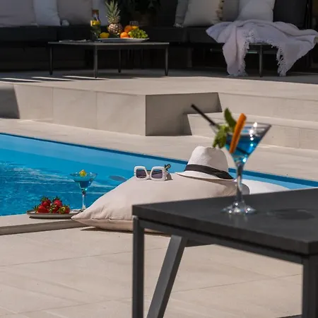 Oasis - Your Luxury Away From 빌라 Celopeci