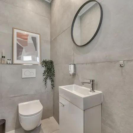 Oasis - Your Luxury Away From