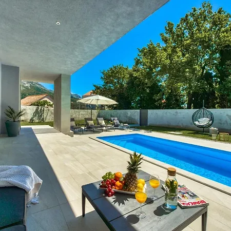 Oasis - Your Luxury Away From Villa *